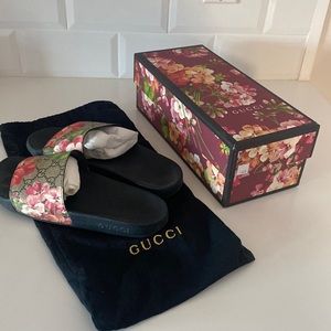 Gucci GG pursuit slides Ebony Multico Bloom. Size 8 U.S size 38 euro.